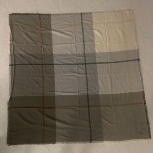 EUC Bogner 100% lambswool square scarf.  Made in W Germany.  Pin fringe.